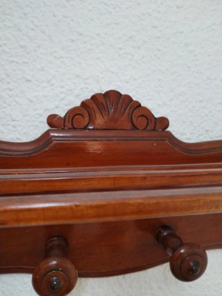 Perchero antiguo de madera