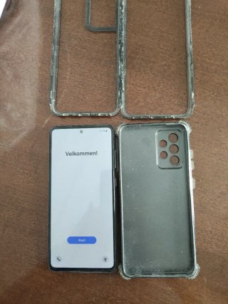 Móvil Samsung azul celeste