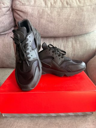 Nike Air Huarache Edición Limitada Negra