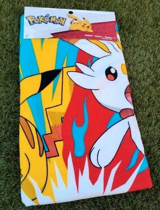 Toalla Playa Pokémon Pikachu Scorbunny 70x140cm