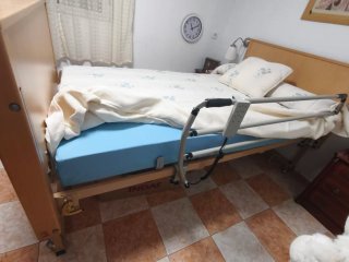 Cama articulada madera y metal con colchón anticar
