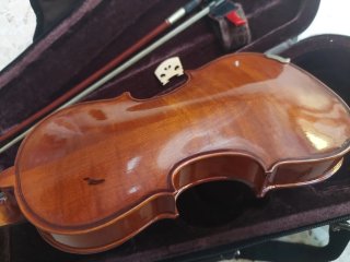 Violín 1/8 con funda y arco