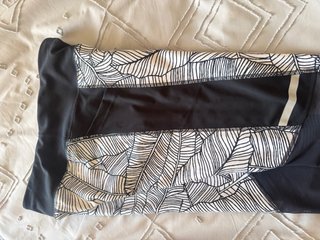 Leggings con estampado de hojas