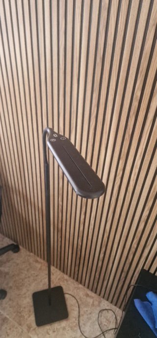 Lámpara de pie LED TaoTronics flexible