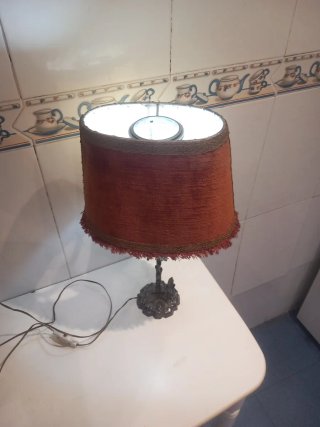 Lámpara de mesa antigua Valentti