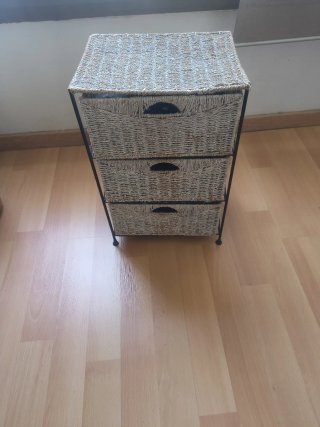 Cajonera mesita mimbre