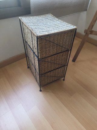 Cajonera mesita mimbre