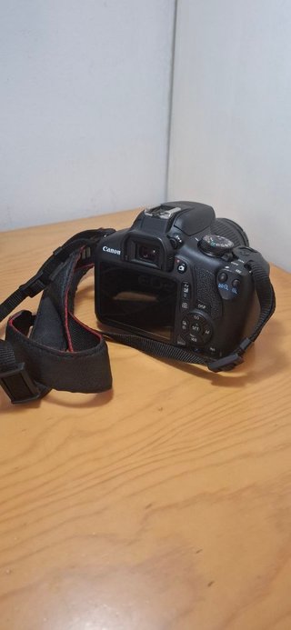 Canon EOS 2000D Kit Cámara Digital