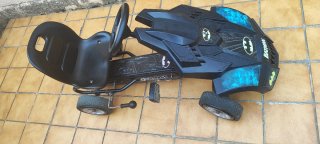 Coche a pedales Batman para niños