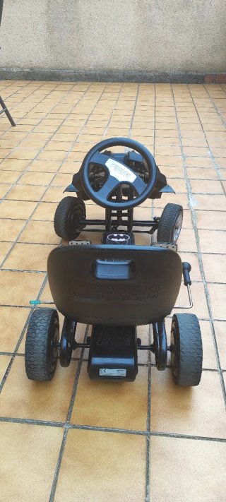 Coche a pedales Batman para niños