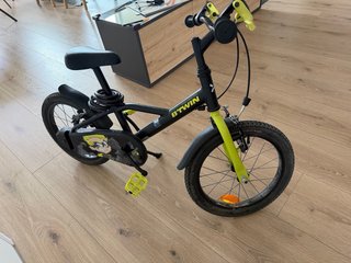 Bicicleta infantil 16 Btwin 500 Dark Hero