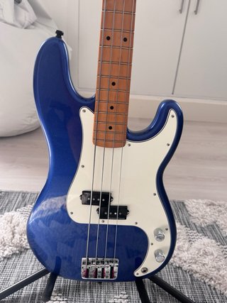 Bajo Fender Precision Daytona Blue