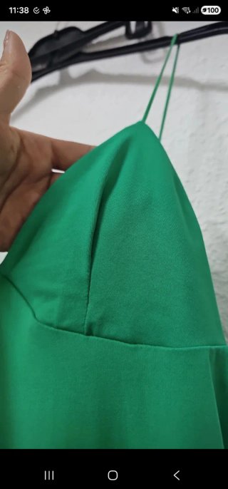 Vestido Bershka verde tirantes con abertura