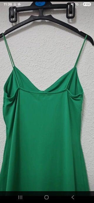 Vestido Bershka verde tirantes con abertura