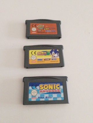 Nintendo Game Boy Advance + 3 Sonic