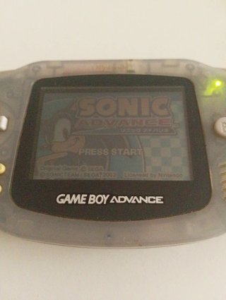 Nintendo Game Boy Advance + 3 Sonic