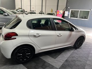Peugeot 208 Active Puretech 82cv