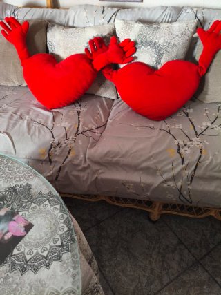 Cojínes Corazónes Rojo con Brazos IKEA