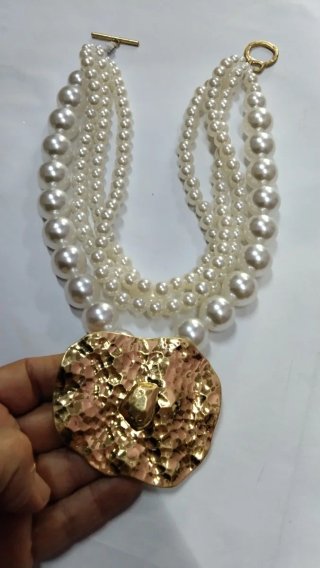 Collana perle 4 fili con pendente oro. Nuova
