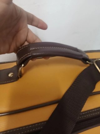 Bolso de piel color camel
