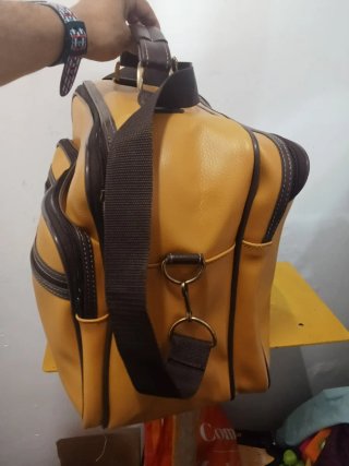 Bolso de piel color camel