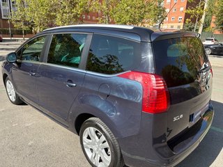 Peugeot 5008 2015