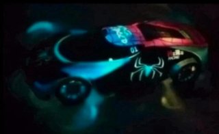 Coche RC estilo Spiderman con mando luminoso
