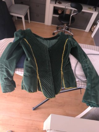 Traje de Fallera verde con estampado floral