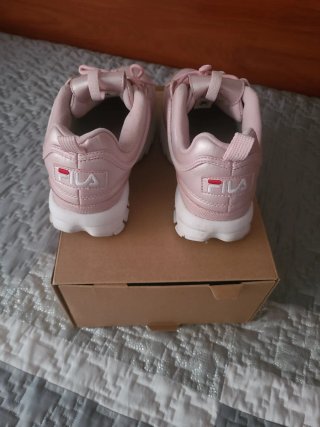 Zapatillas Fila rosas y blancas