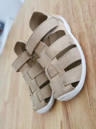 Sandalias niño puntera reforzada beige TALLA 27
