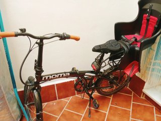 Bici plegable Moma con silla para niño