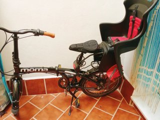 Bici plegable Moma con silla para niño