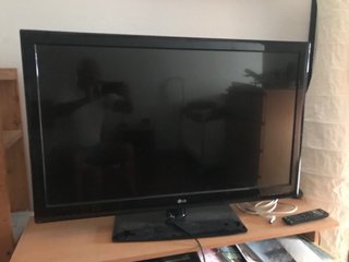 Televisor LG Plano Negro
