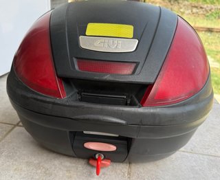 Baúl para moto Givi