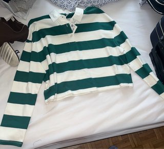 Polo rallas verdes y blancas