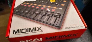 Akai APC Mini MK2 + Akai MidiMix