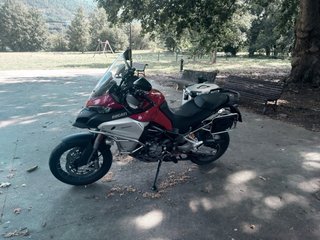 Ducati Multistrada 1200 Enduro Roja/Blanca