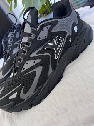 Zapatillas Louis Vuitton Runner Tati