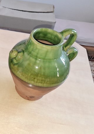 Botijo de cerámica verde