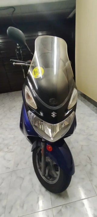 Suzuki Burgman 125cc Maxi Scooter