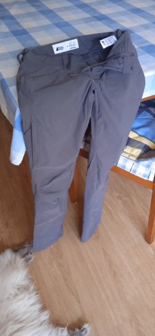 Pantalón gris