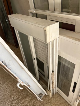 Ventanas de aluminio pequeñas