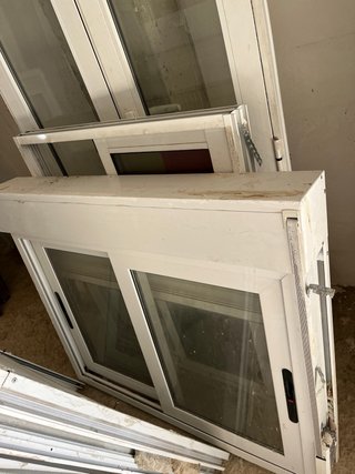 Ventanas de aluminio pequeñas