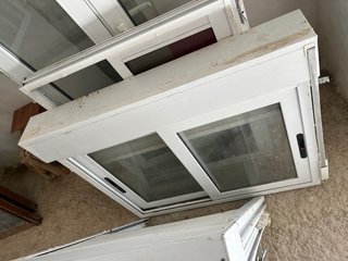 Ventanas de aluminio pequeñas
