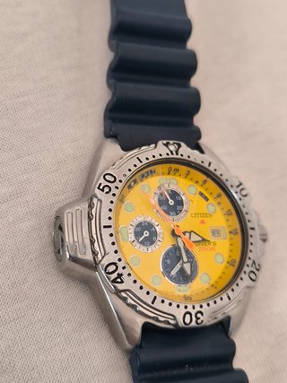 Reloj Citizen Promaster Diver 200m Amarillo