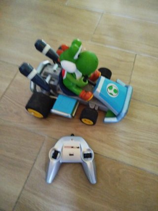 Coche teledirigido Yoshi Mario Kart