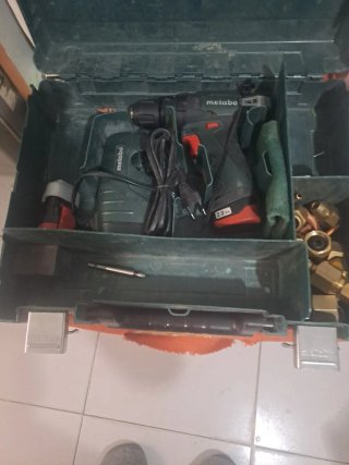 Taladro Metabo con cargador y batería