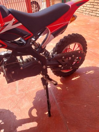 Minimoto roja - 2 usos