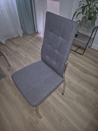 Mesa de comedor con 4 sillas