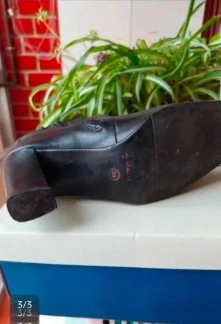 Stivali alti neri taglia 35
